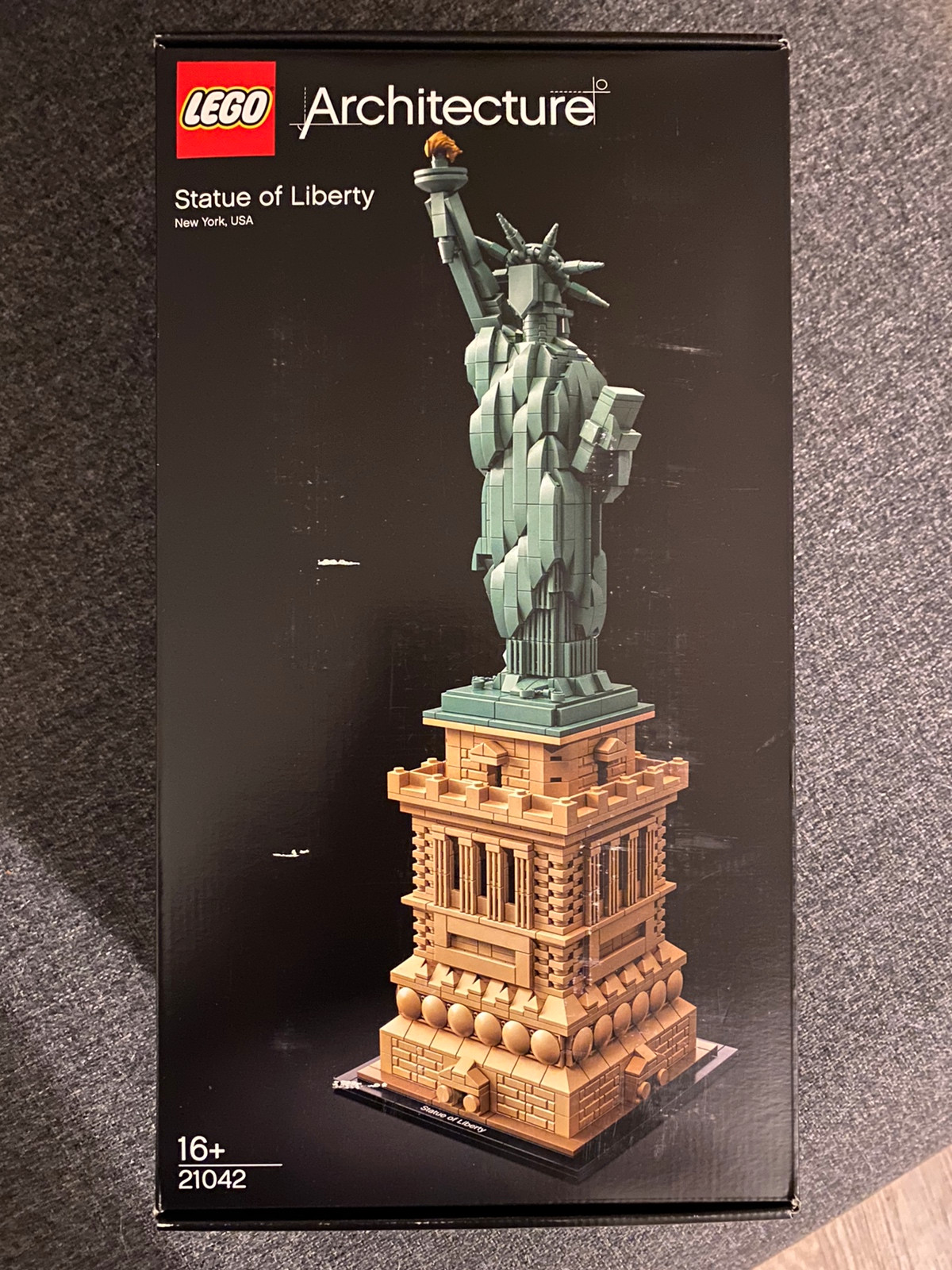 Statue De Liberté En Blocs De Lego Sur Une Exposition De Lego Photographie  éditorial - Image du ville, isolement: 270919362