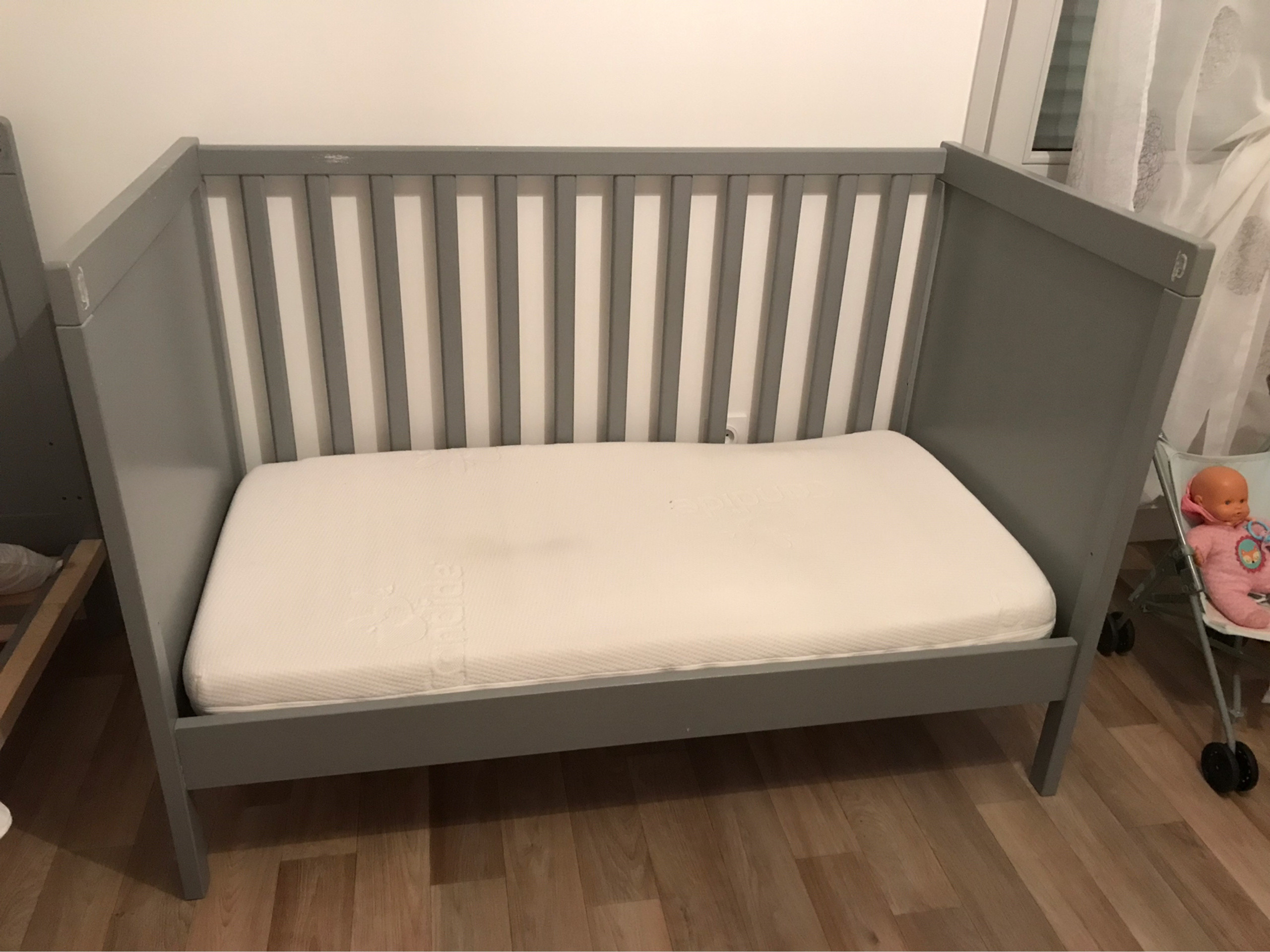 SUNDVIK Lit bébé, gris, 60x120 cm - IKEA