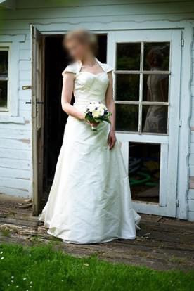Robe de mariée en soie sauvage hotsell
