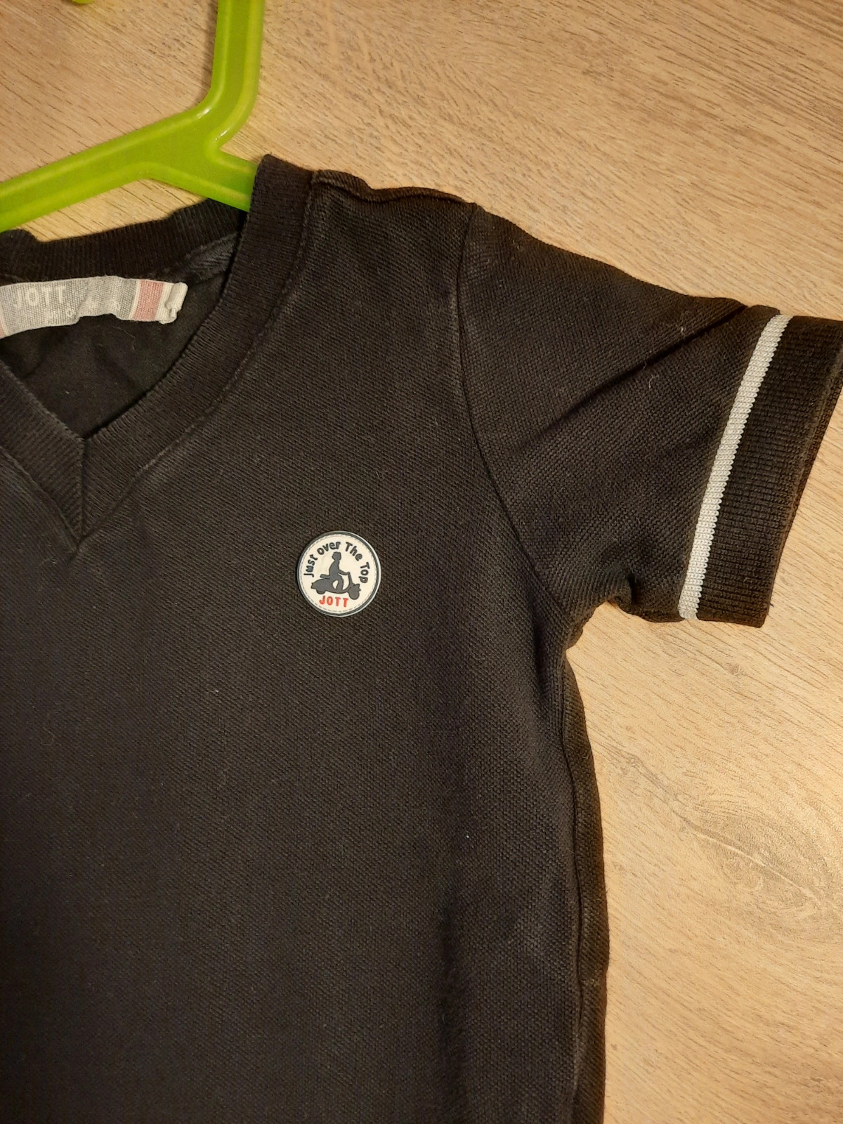 Polo col V Jott Vinted