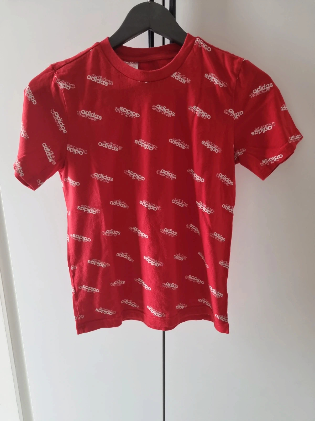 Tee shirt adidas rouge et best sale blanc