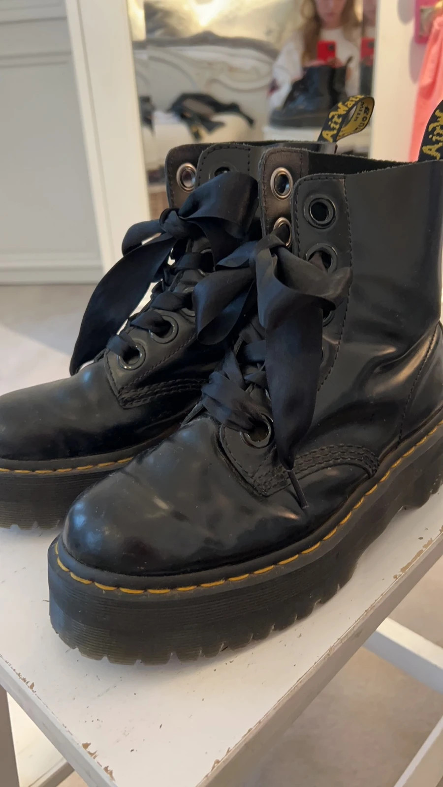 Platform doc deals martens ribbon laces