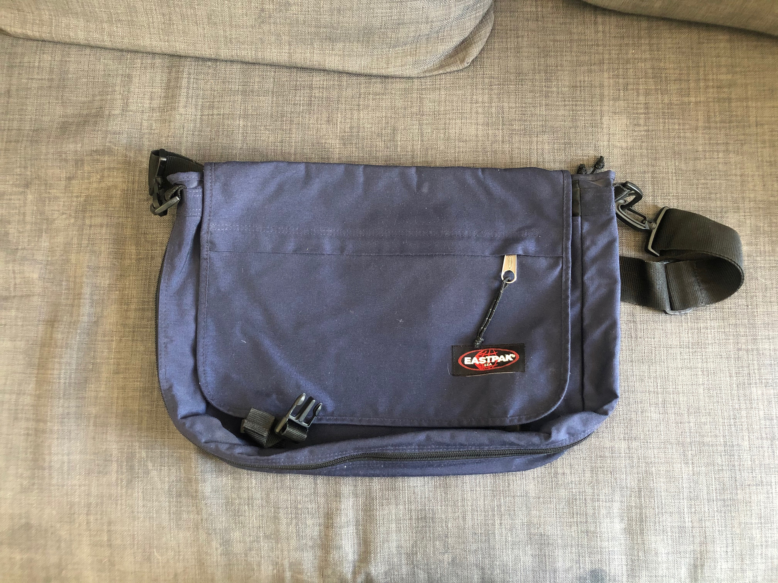 Sacoche Eastpak Vinted