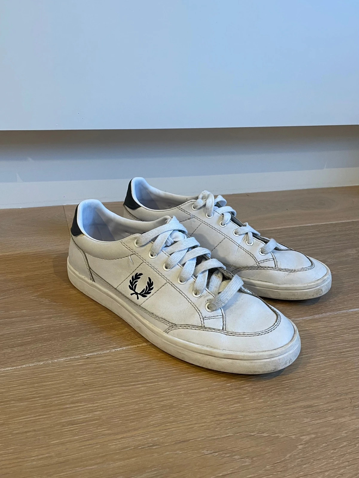 Fred perry witte outlet sneakers