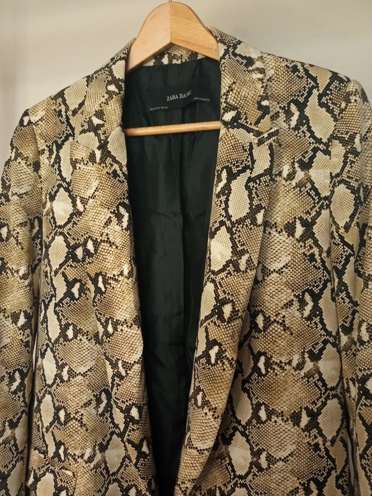 Snake print blazer sales zara