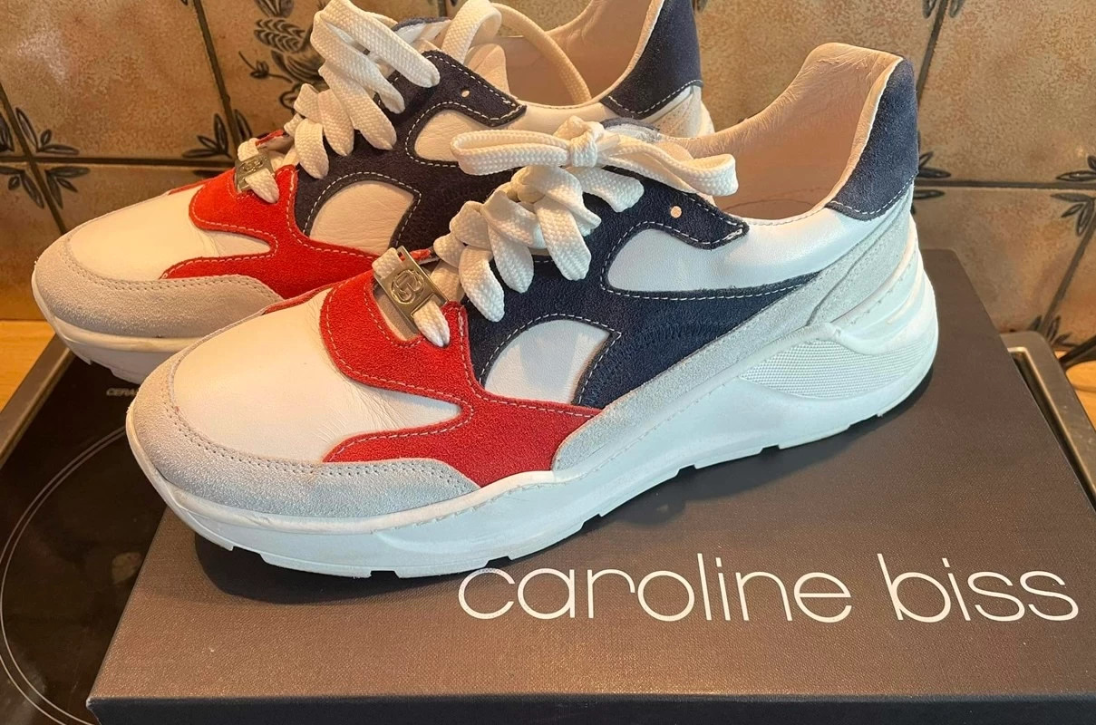 Baskets neuves Caroline Biss 95 euros achet es 175