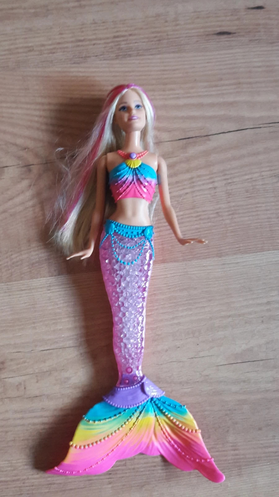 Barbie sirena top arcoiris precio