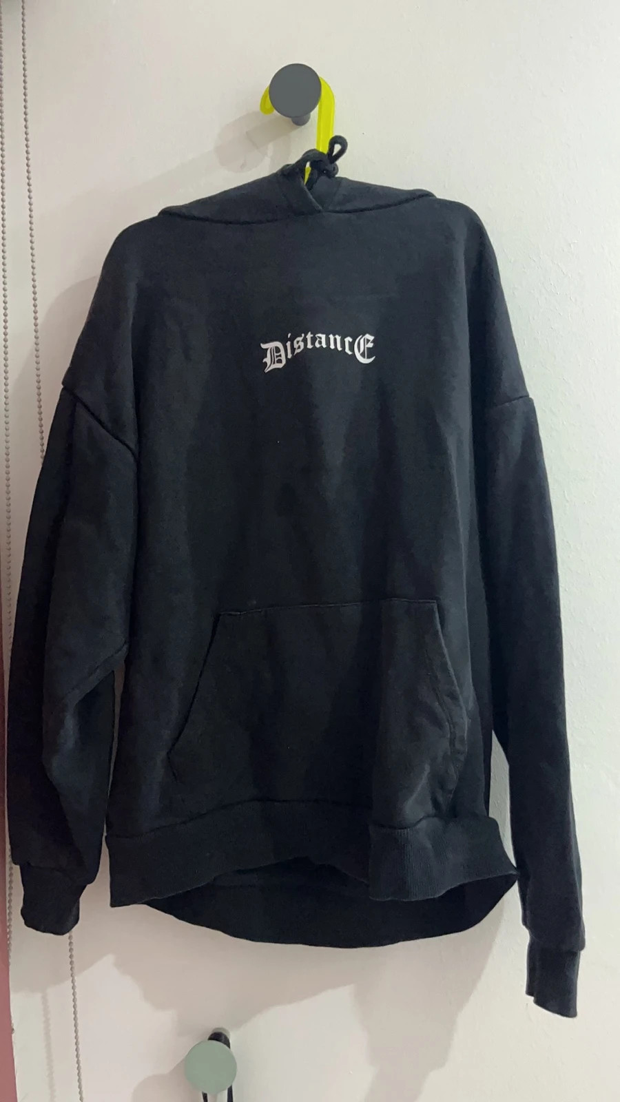 Sudadera negra con logo en la espalda de Subdued Vinted