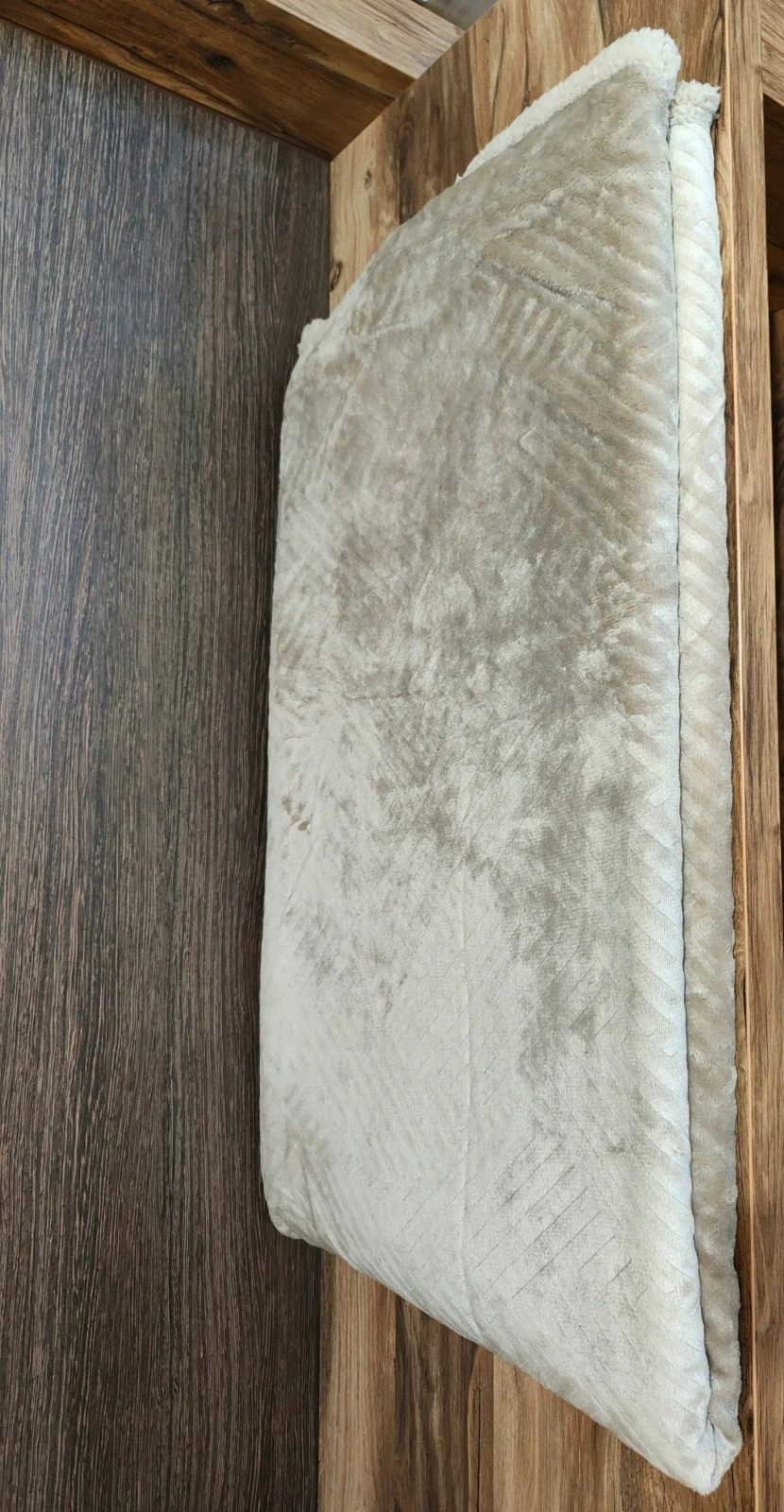 Koc  Beżowy Tłoczony Baranek 180x220cm