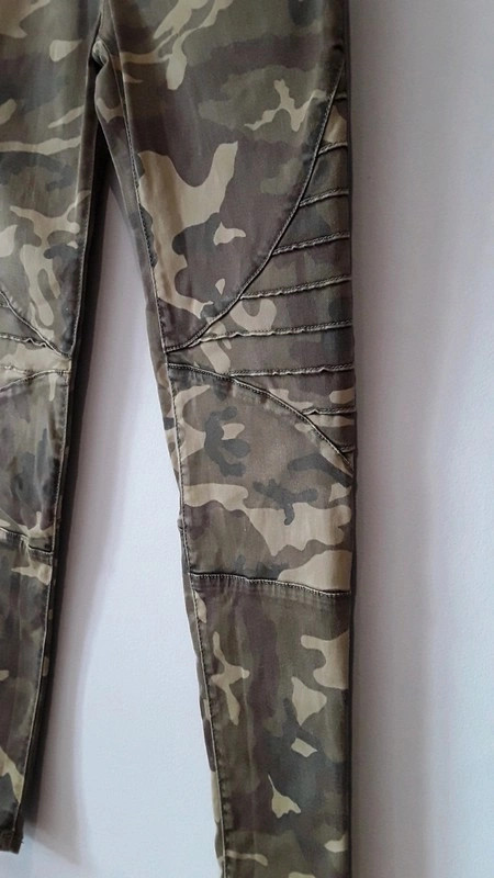 Pantalon Skinny camuflaje Zara
