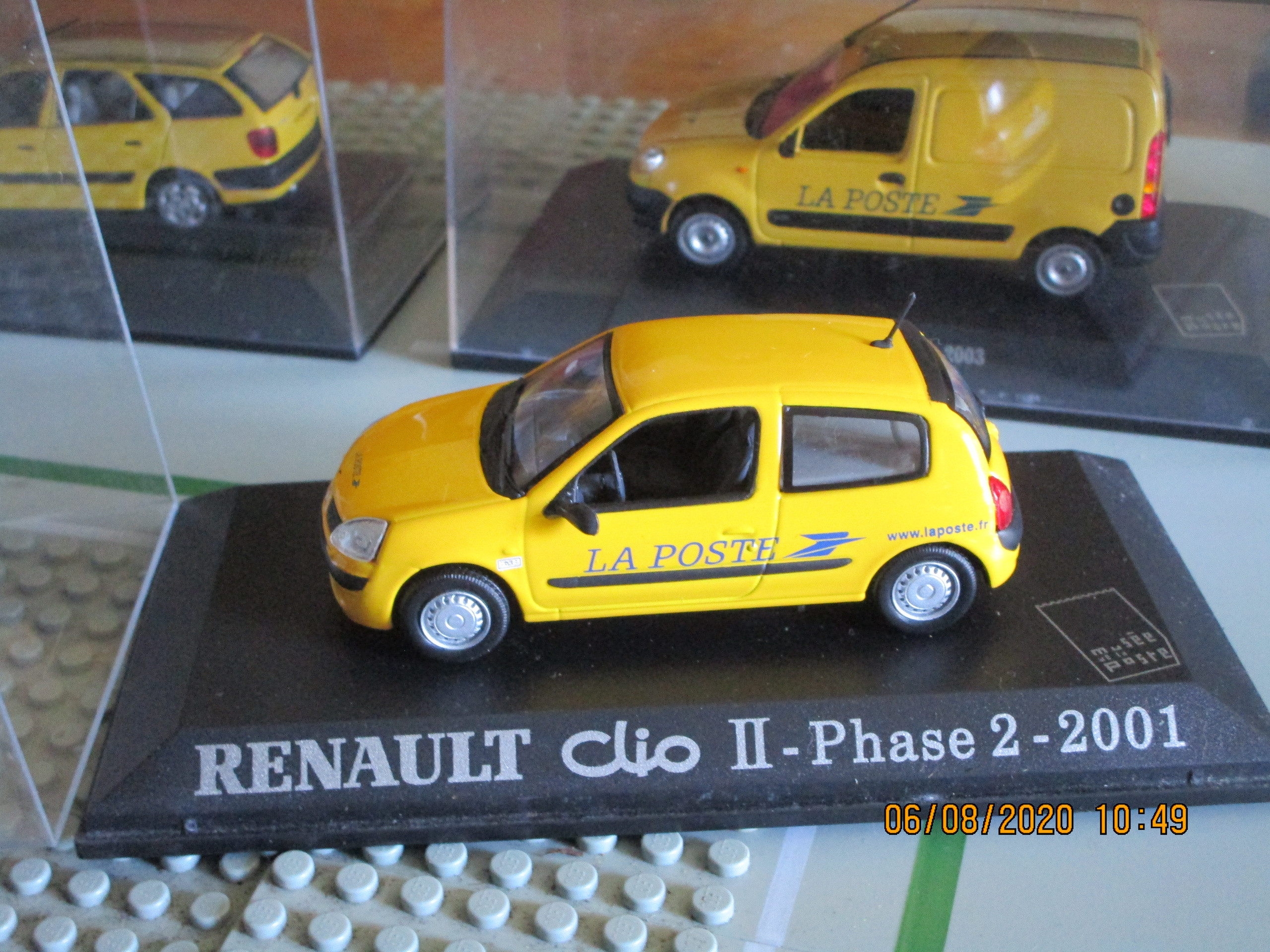Coffret 10 véhicules pour enfant de petites voitures miniatures - La Poste