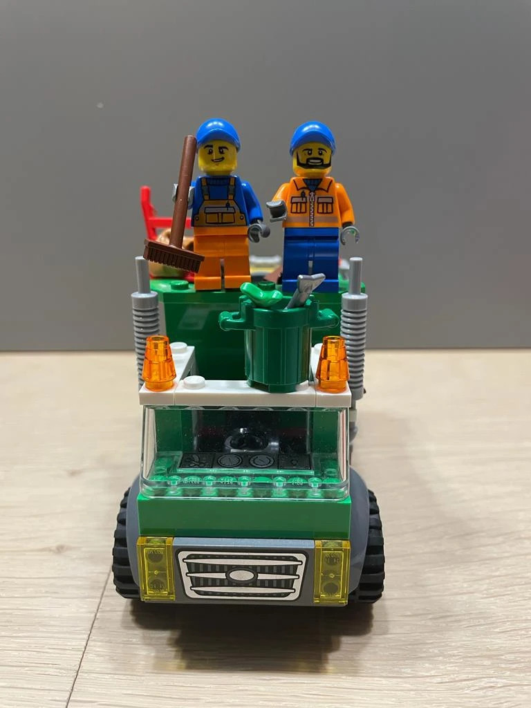Lego juniors camion poubelle