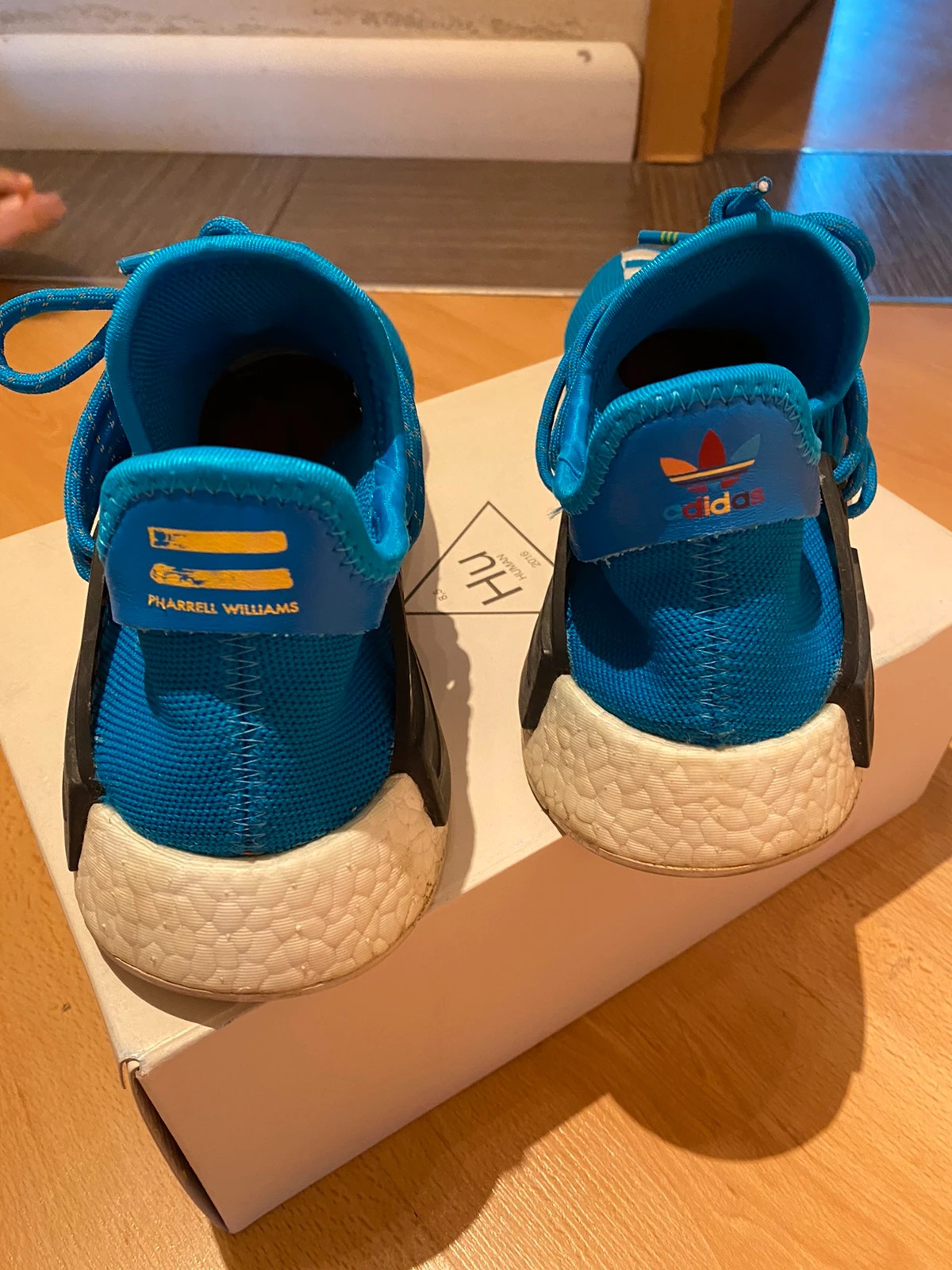 Adidas human race donna top 2016