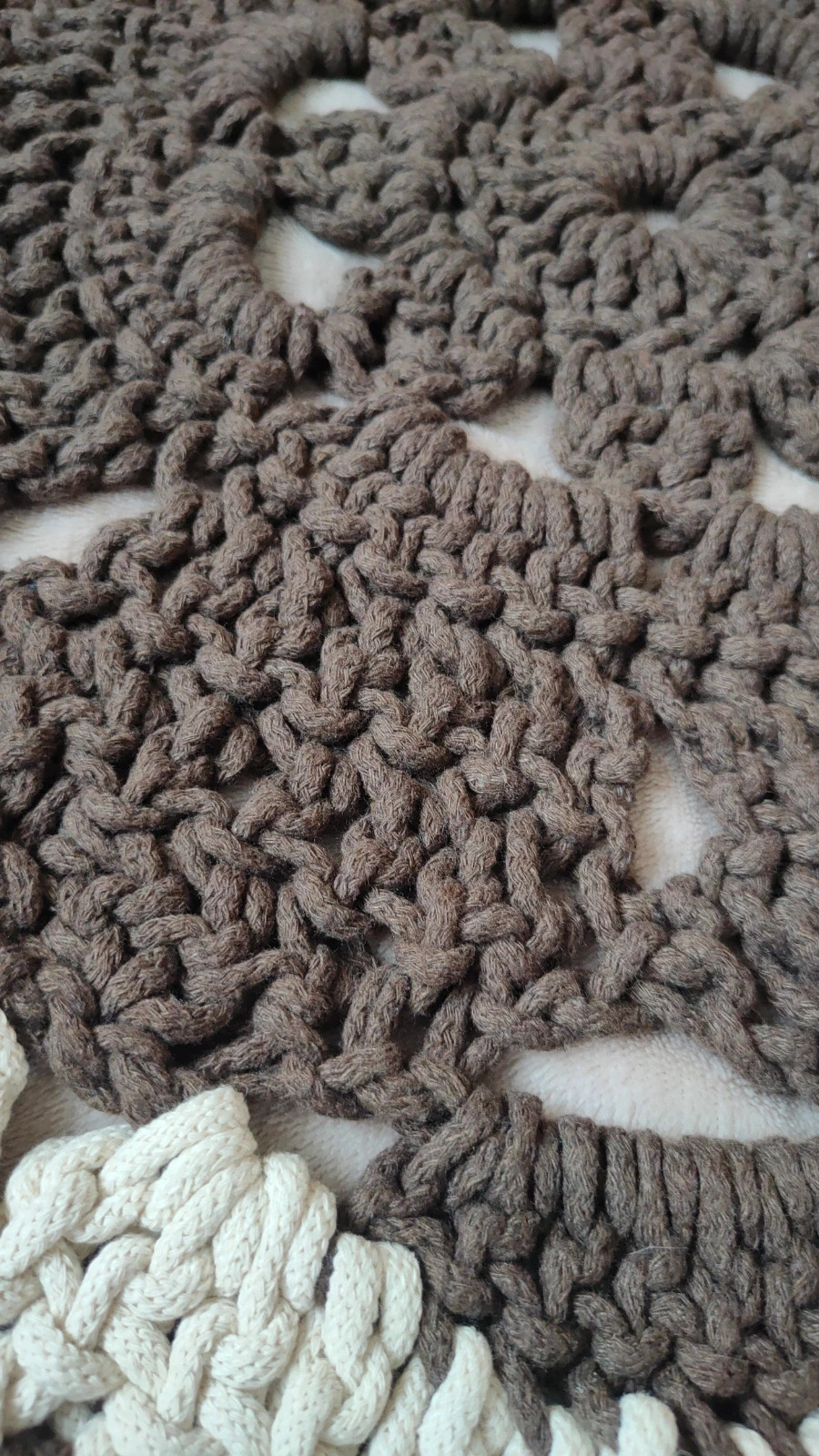 Dywan dywanik szydełkowany ręcznie robiony gruby brązowy beżowy boho