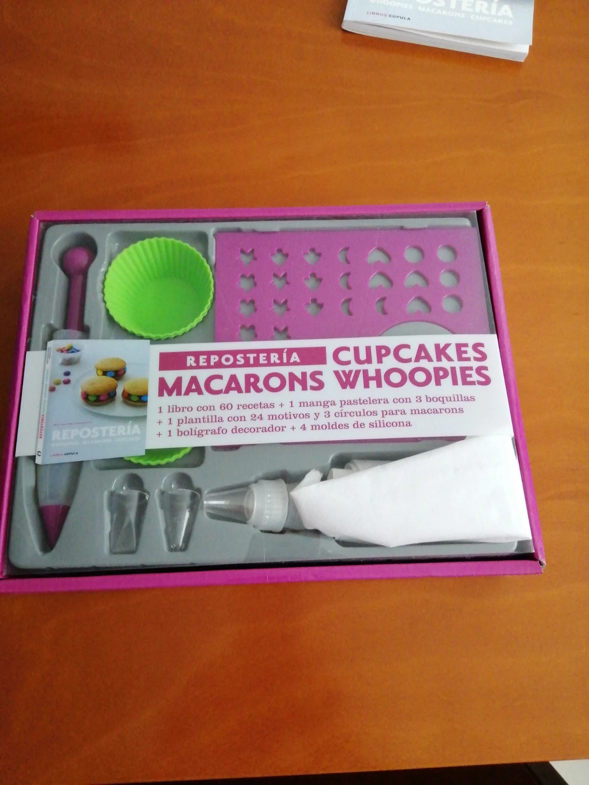 Kit Repostería: Whoopies- Macarons-Cupcxakes