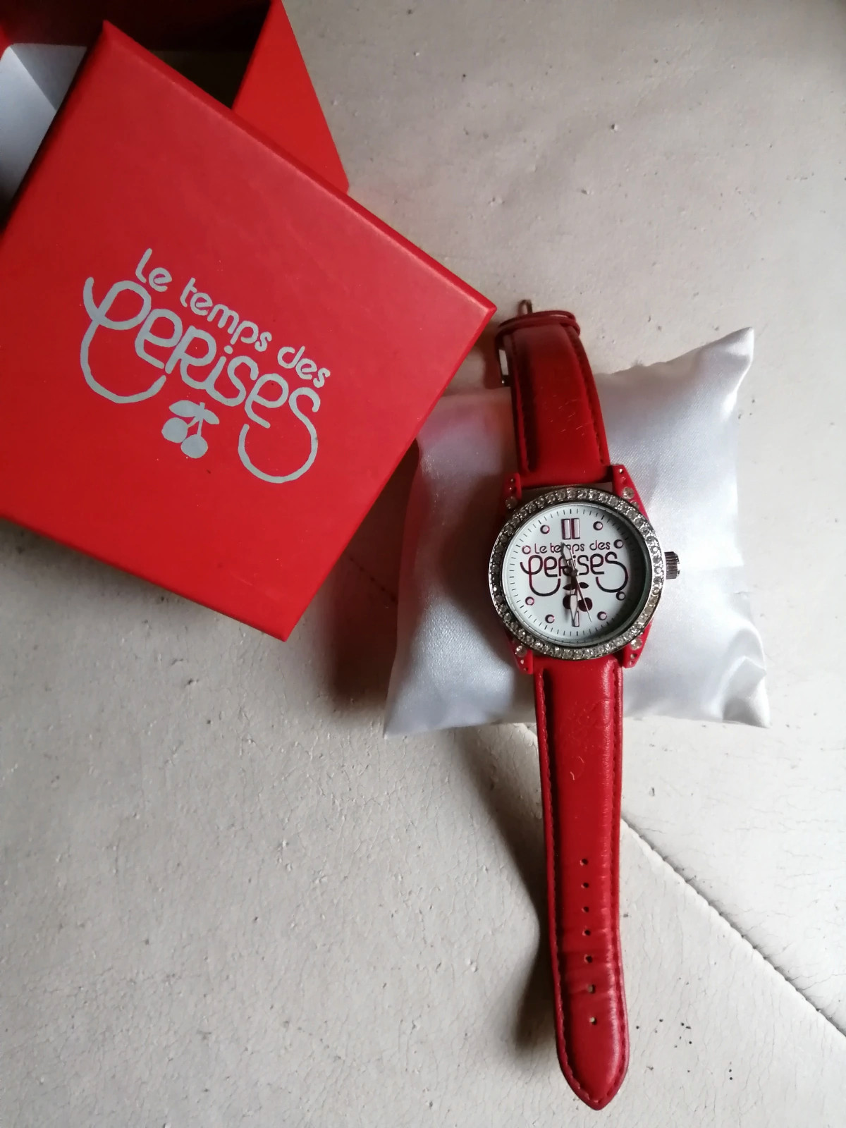 Montre rouge Le temps des cerises