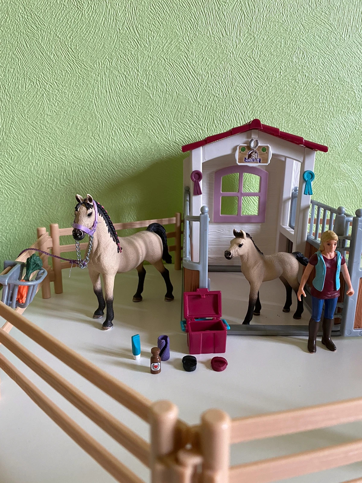 Set Box Chevaux Arabes Et Soigneuse Schleich