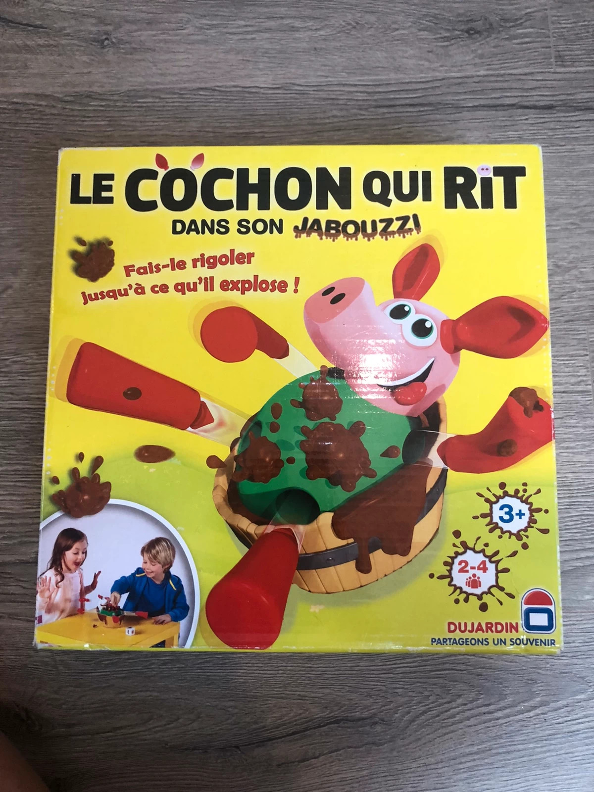 Cochon qui rit dans son jabouzzi