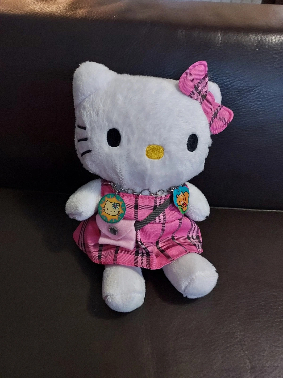 N. 2 peluche hello kitty e giraffa