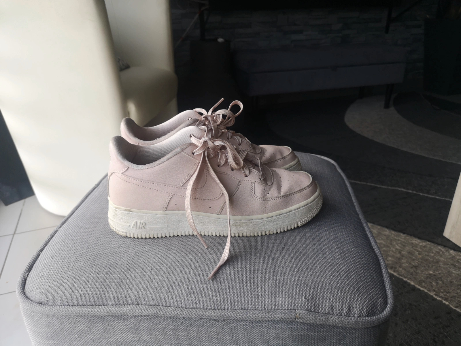 Air force one rose pale