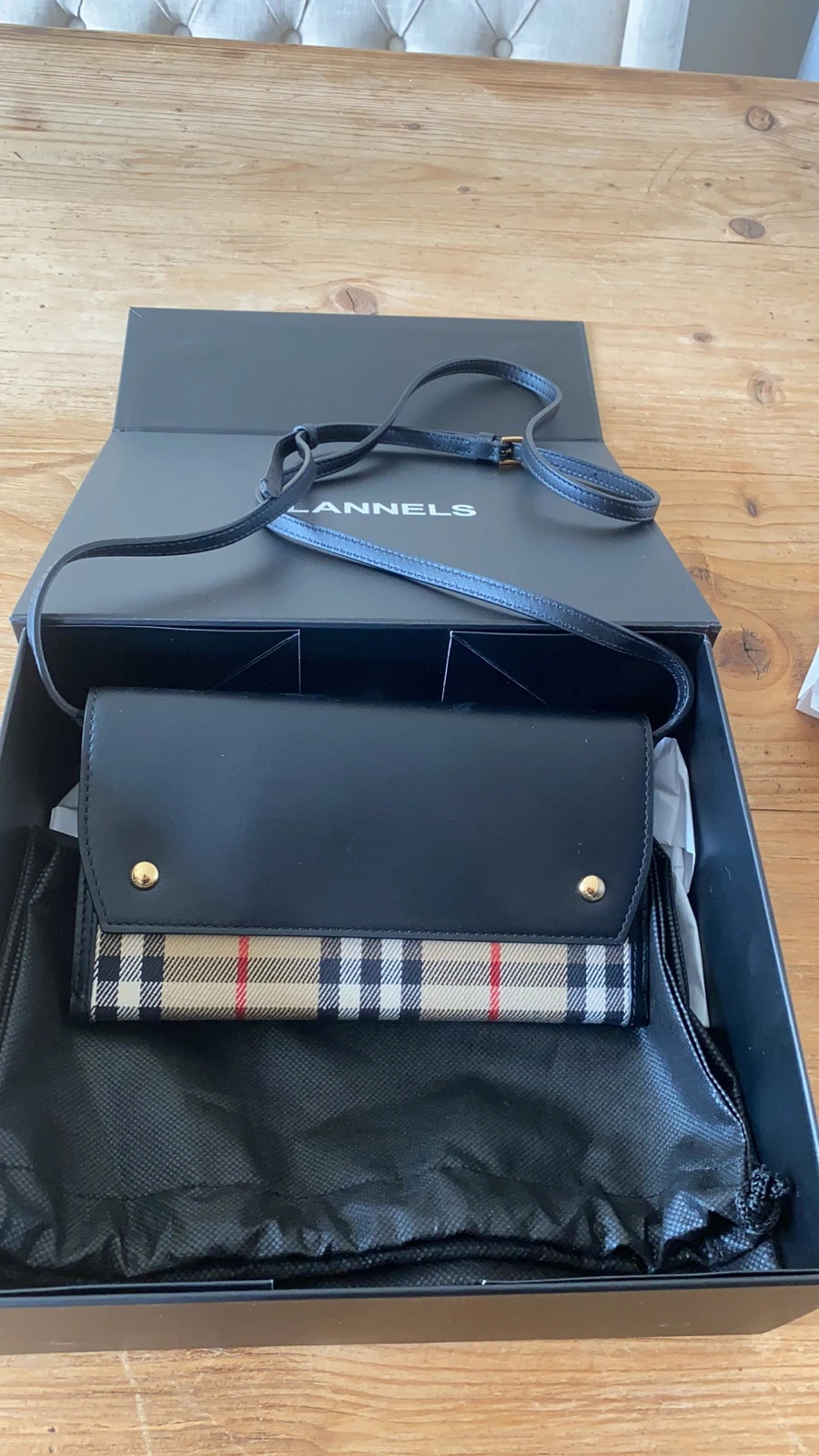 burberry phone pocket