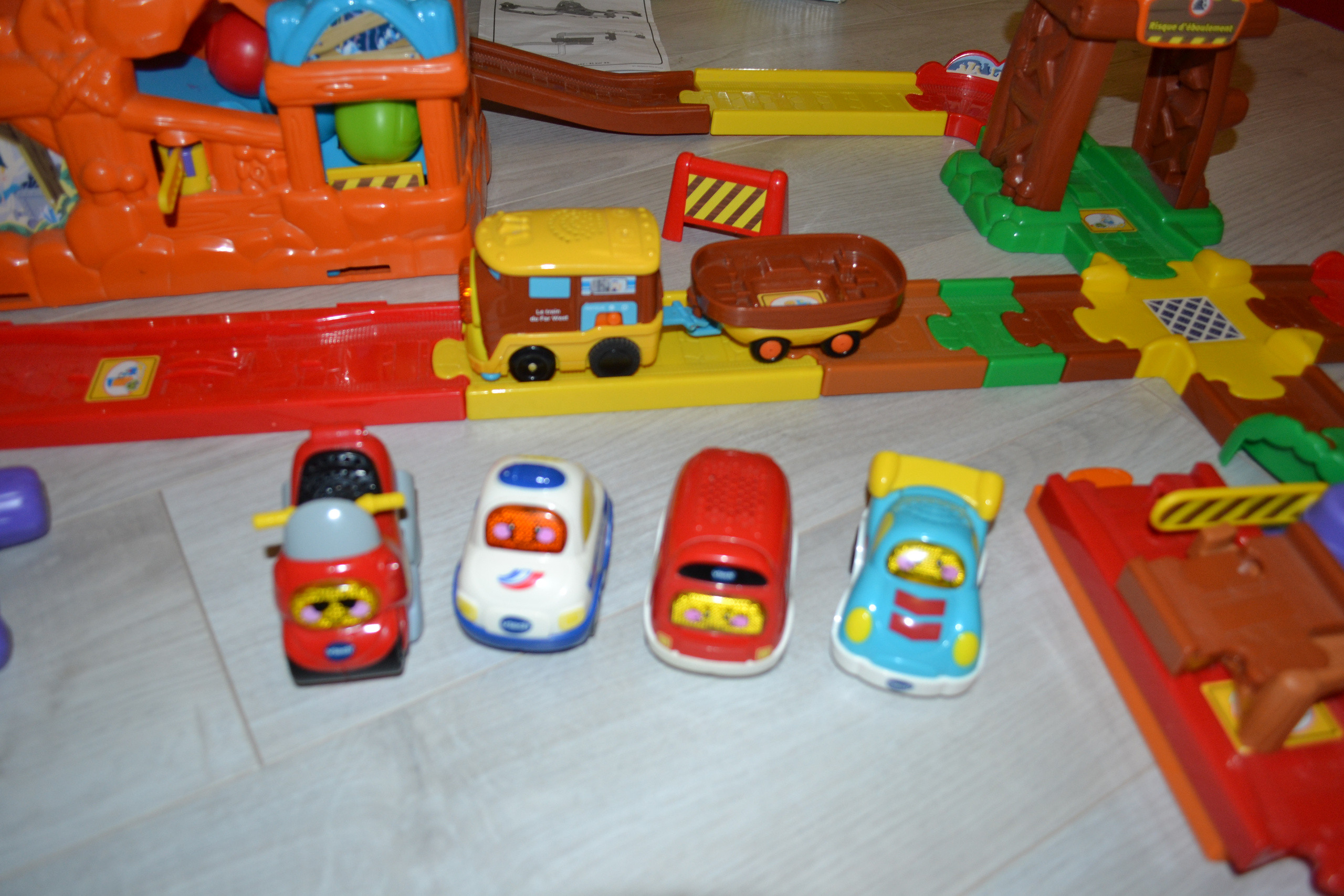 Tut Tut bolides - Circuit Train Canyon Express VTECH : Comparateur, Avis,  Prix