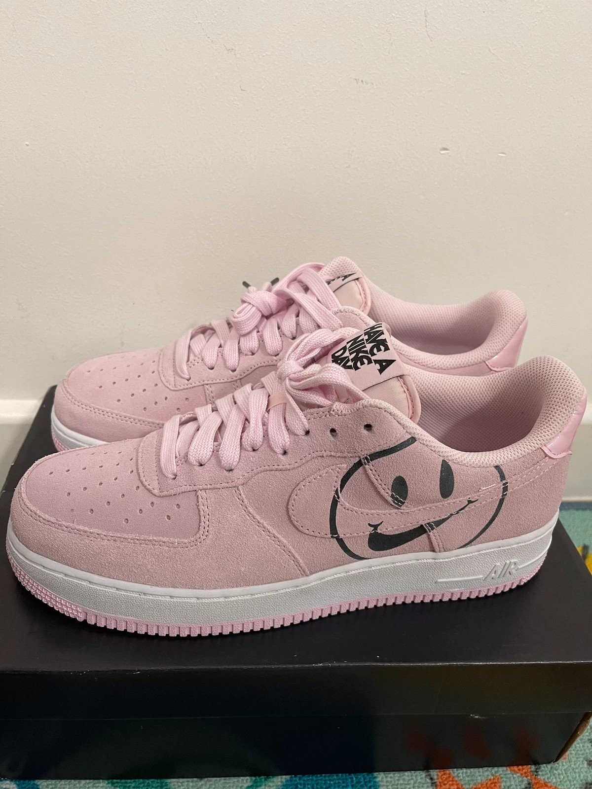 Have a nike day air sale force pink