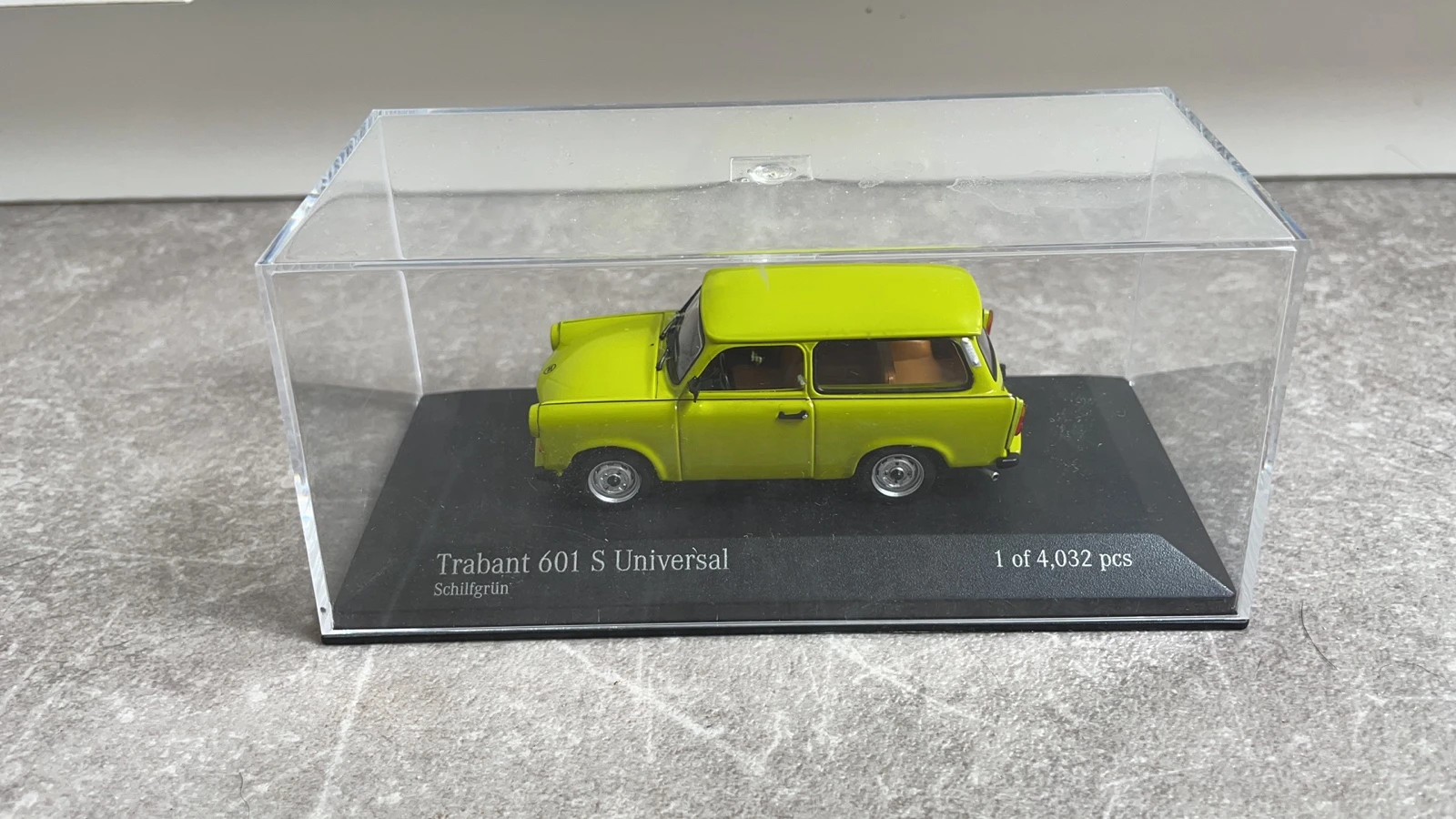 Minichamps Trabant 601 green