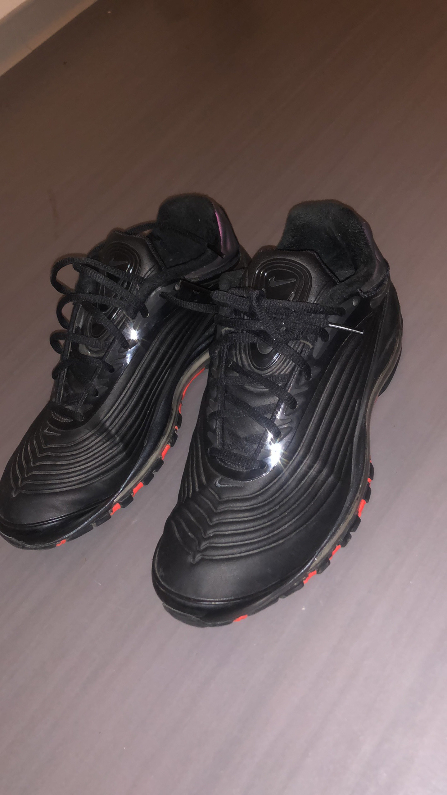 Nike air max deluxe top black crimson