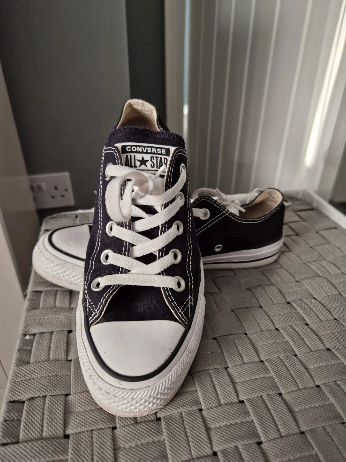 Black converse pumps size 4