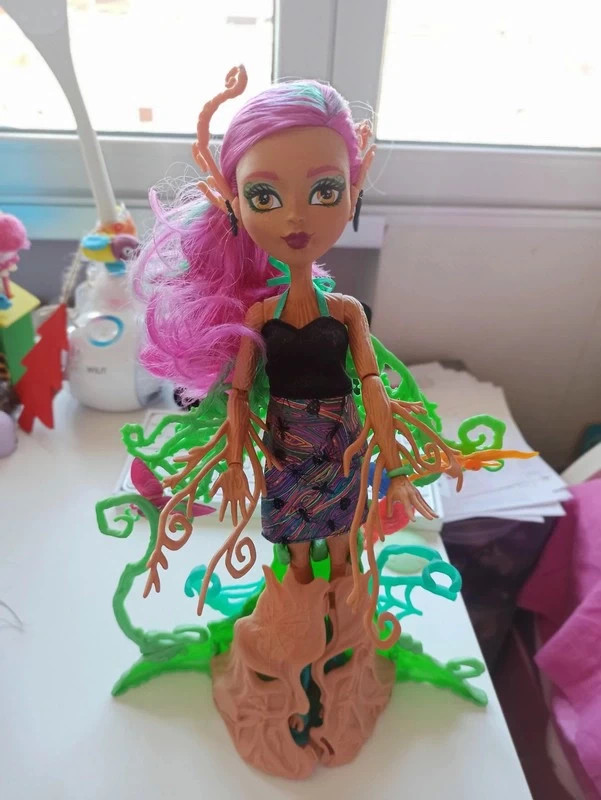 Monster high garden ghouls treesa clearance thornwillow doll