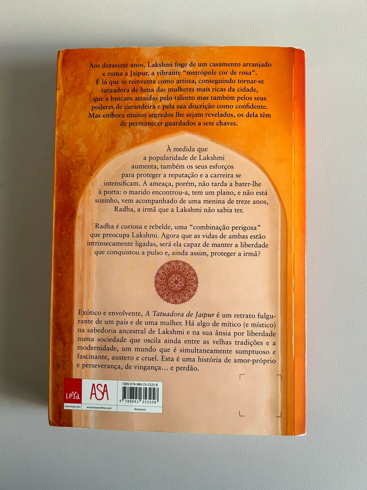 A Tatuadora de Jaipur- Livro como novo - Alka Joshi | Vinted