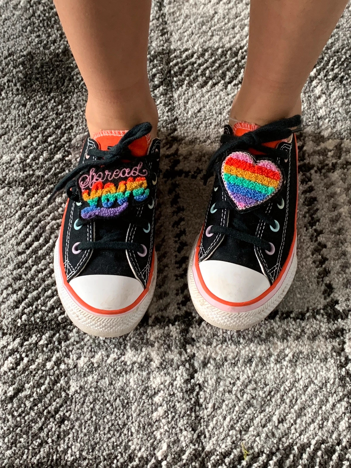 Millie bobby sales browns converse