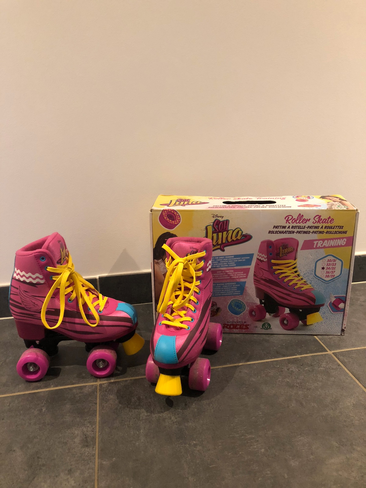 Pair of Disney Soy Luna Roulette Skate Rollers Size 30-31
