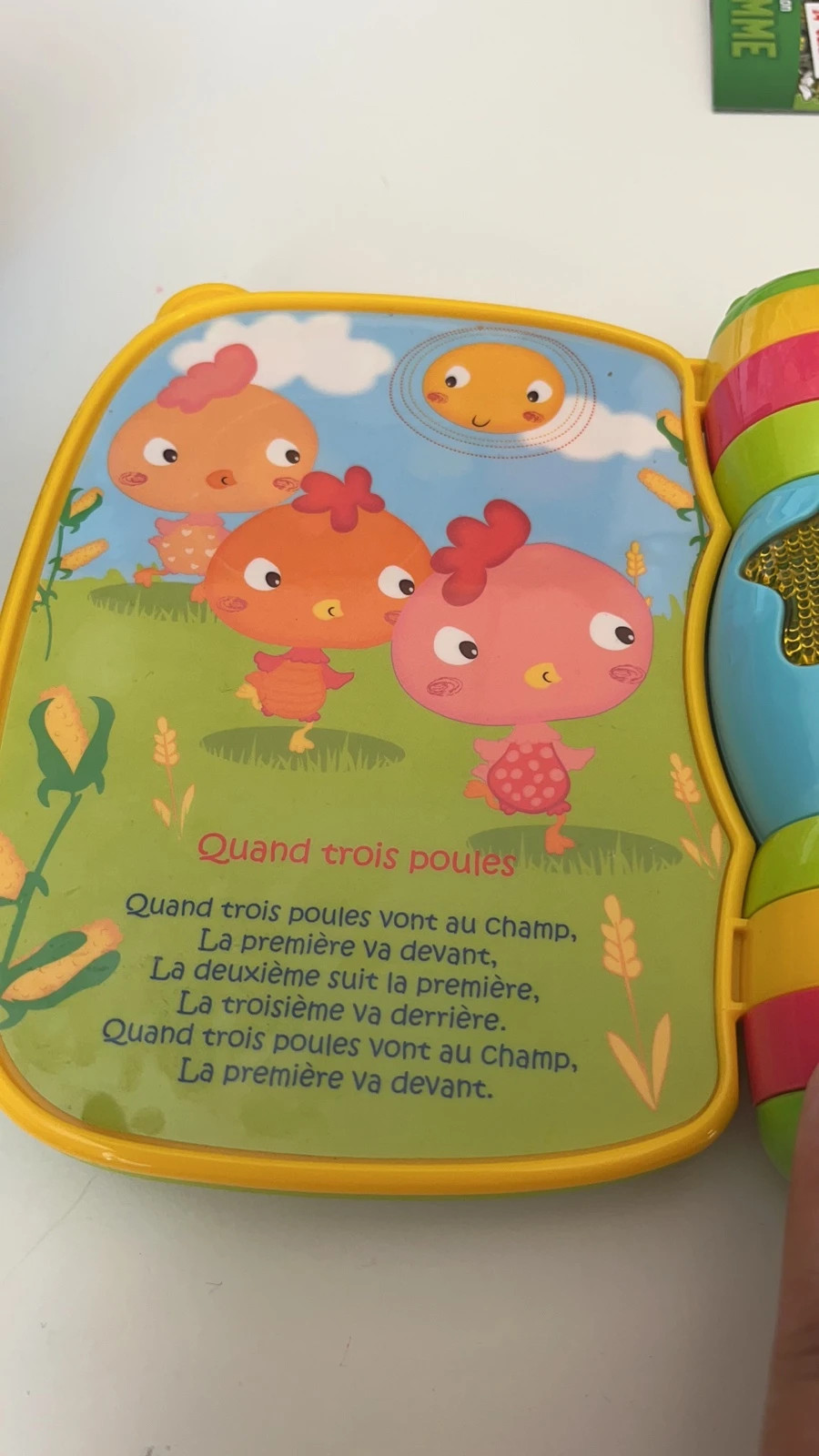 File:Mon livre enchanté de VTech, livre électronique inventé en