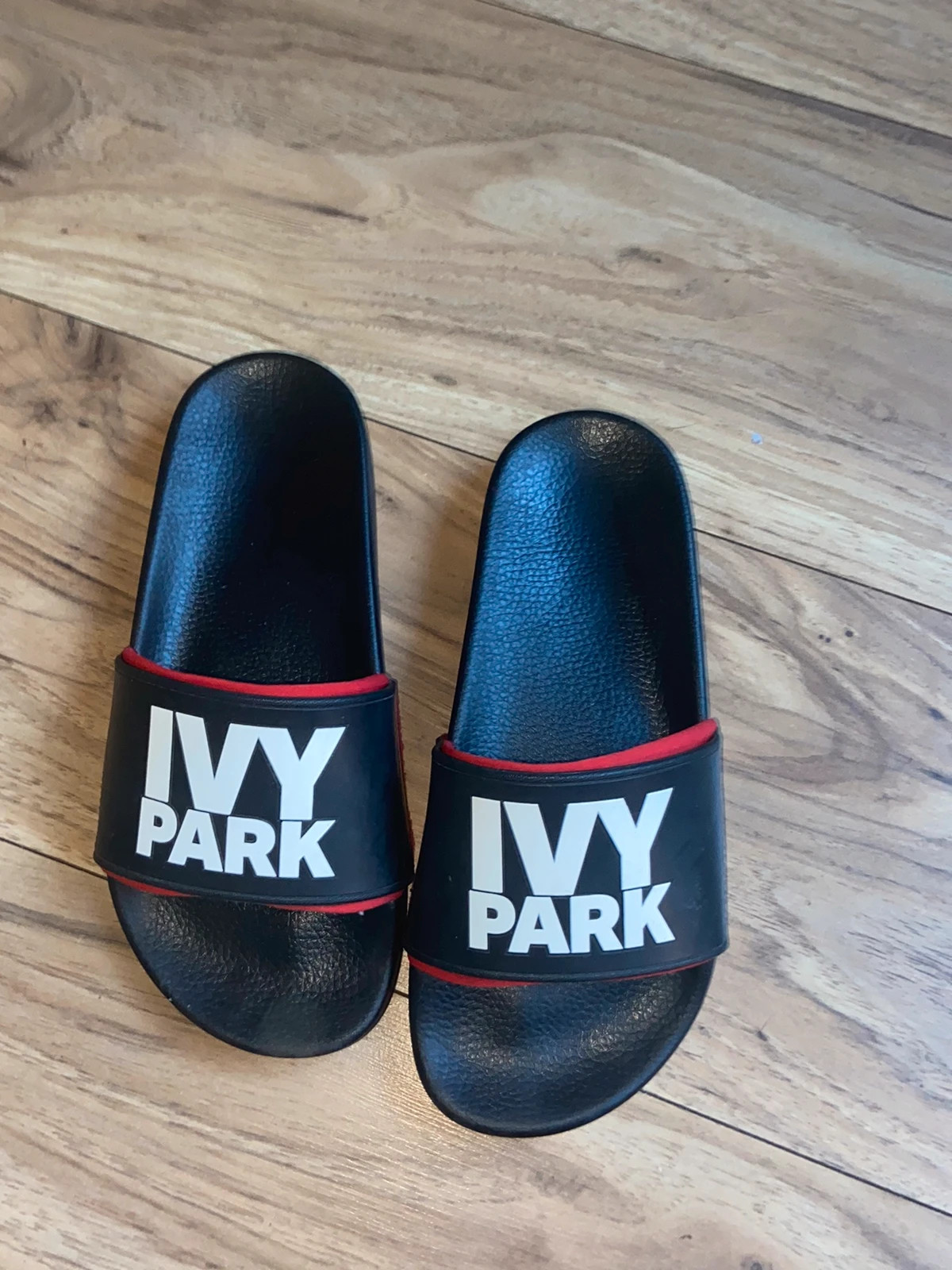 Ivy park 2025 black sliders