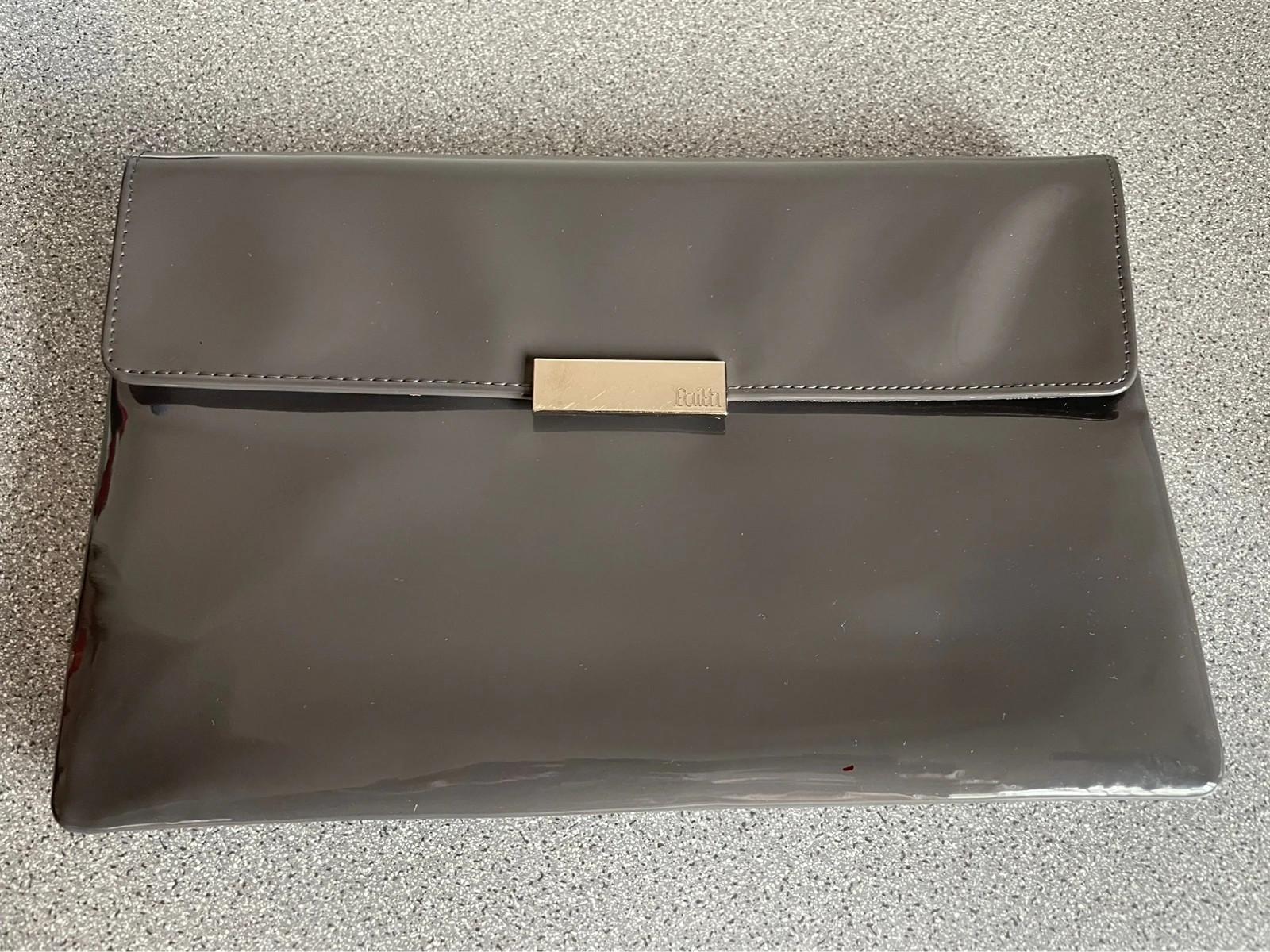 Grey sale patent clutch