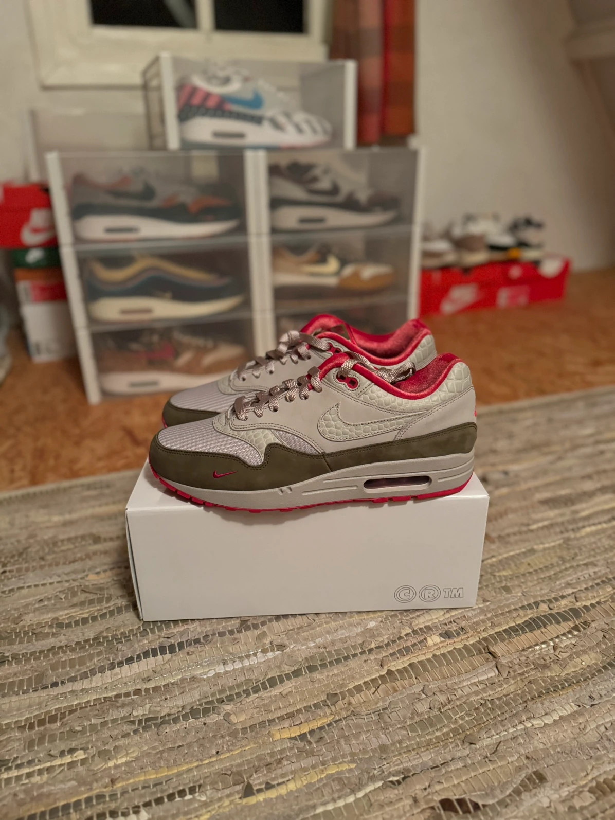 Nike air max 1 pigeon hot sale