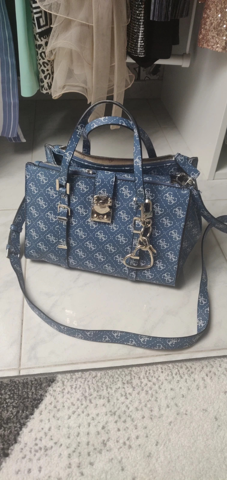 Guess joslyn satchel hotsell