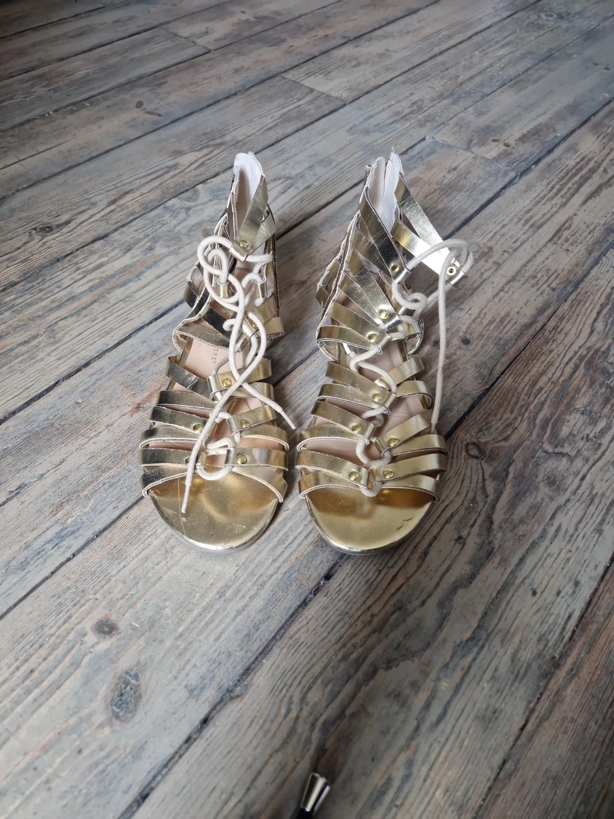 Sandale lacet doré on sale