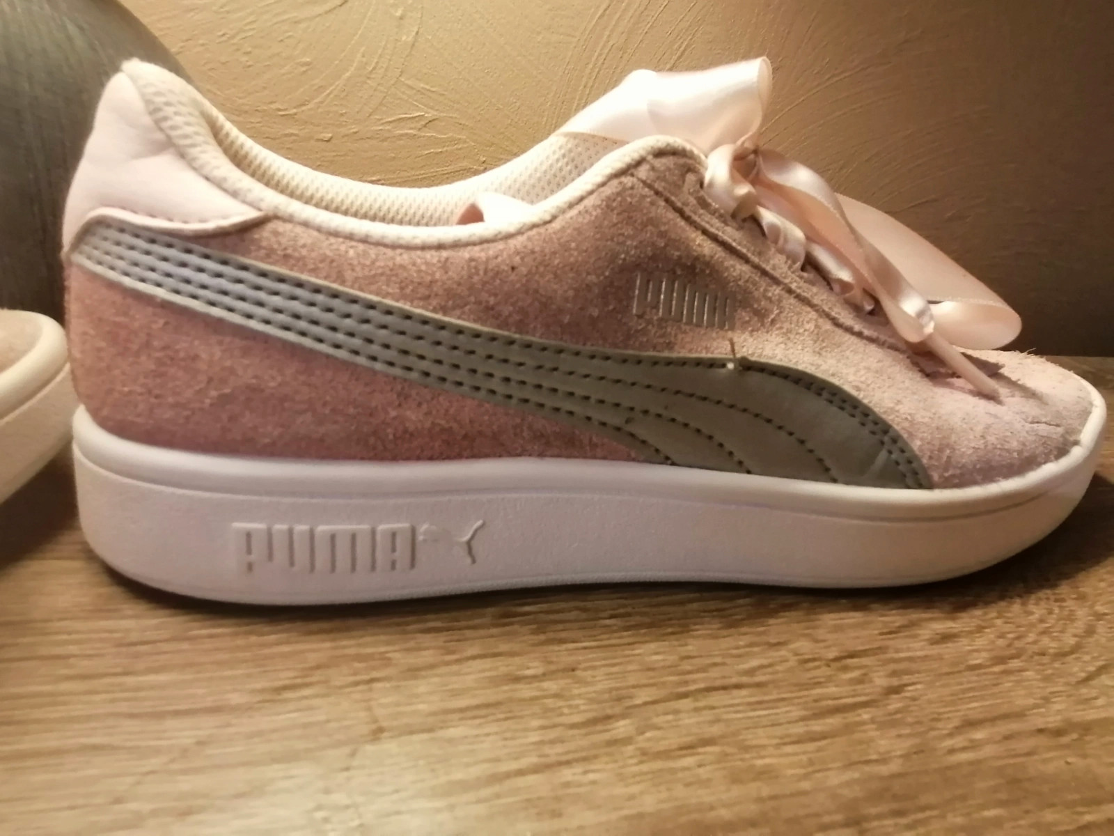 Puma rose avec sales noeud