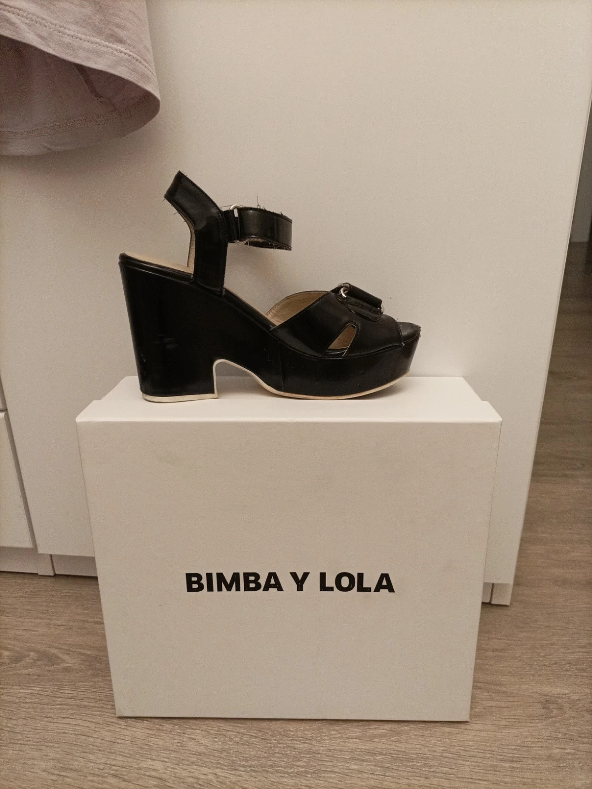 Chanclas plataforma 2024 bimba y lola