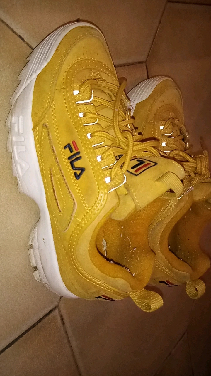 Chaussure top fila moutarde