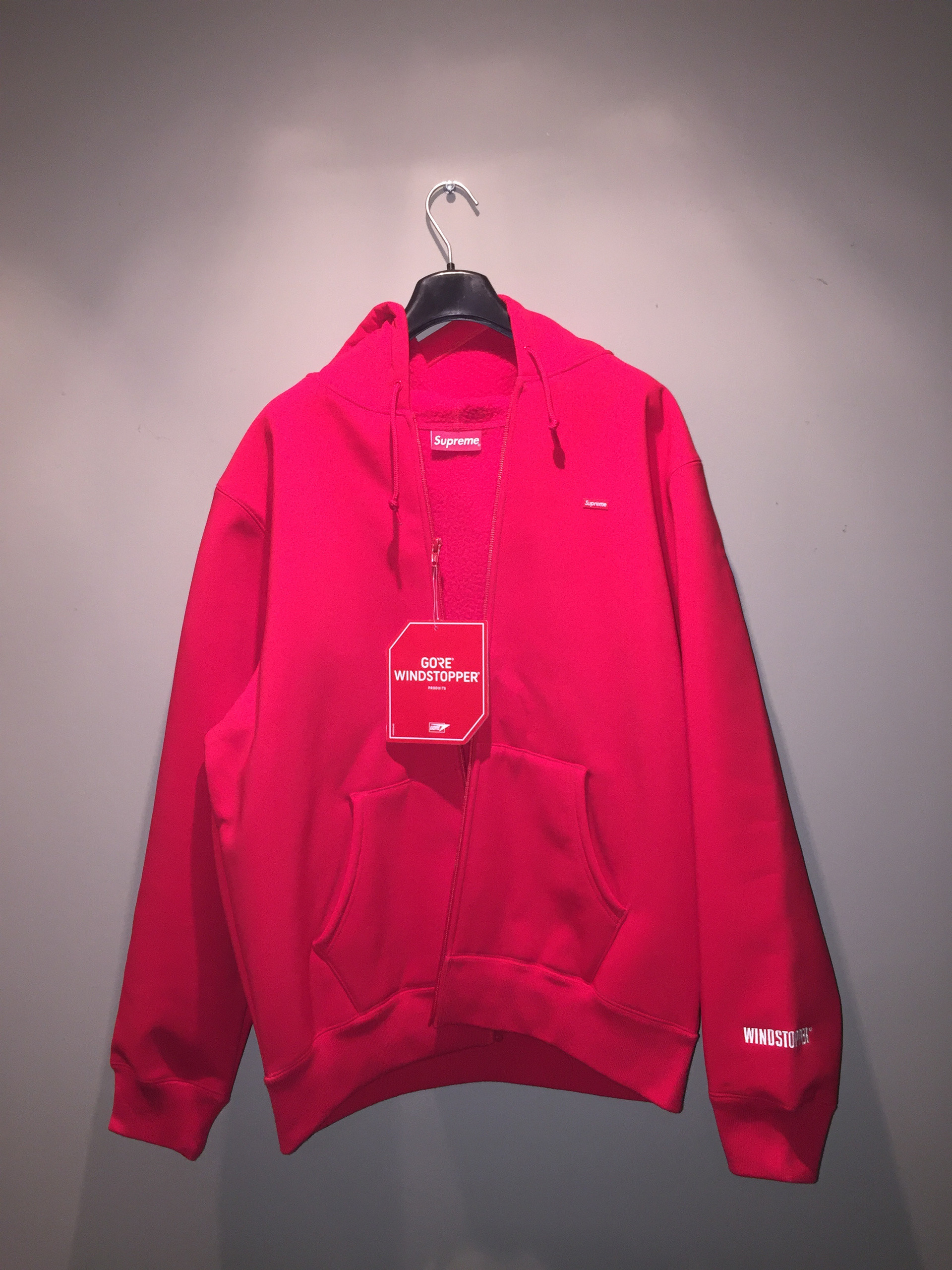 Supreme Windstopper Zip Up Hooded Sweatshirt Red L (FW19) | Vinted