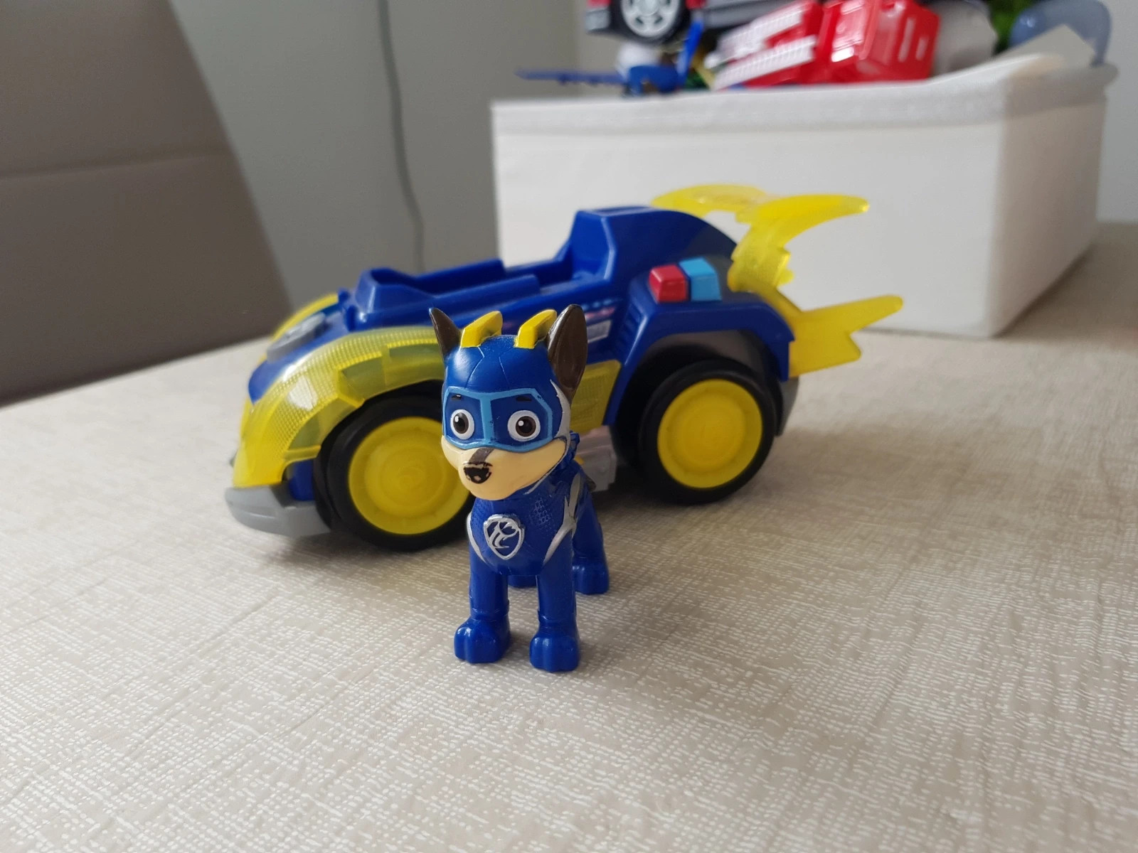 Pat Patrouille : Chase Et Son Avion de Police Sonores Et Lumineuse -  Vehicule Mighty Pups - Figurine Chien - Paw Patrol