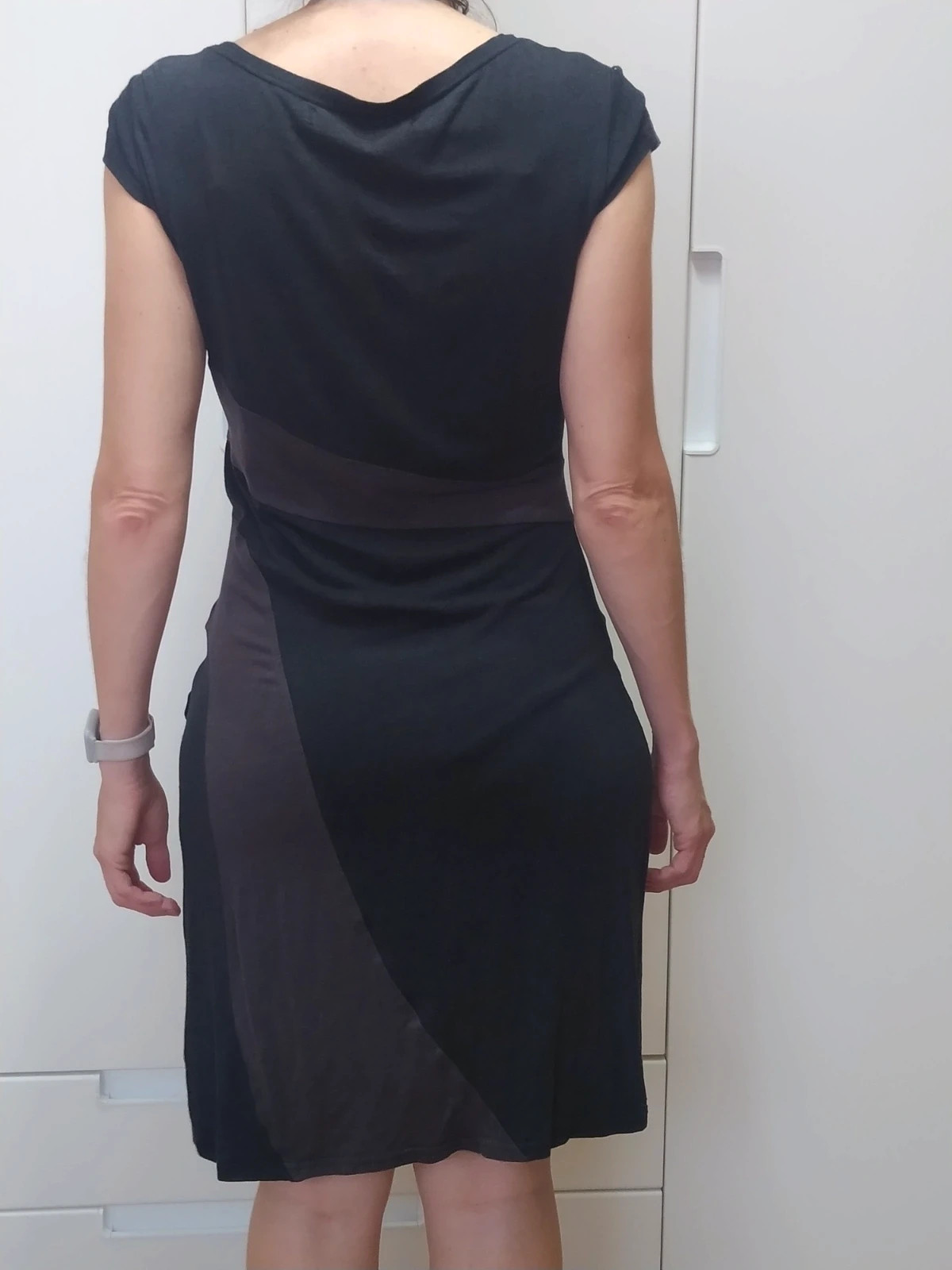 Vestido negro y gris Zergatik Vinted