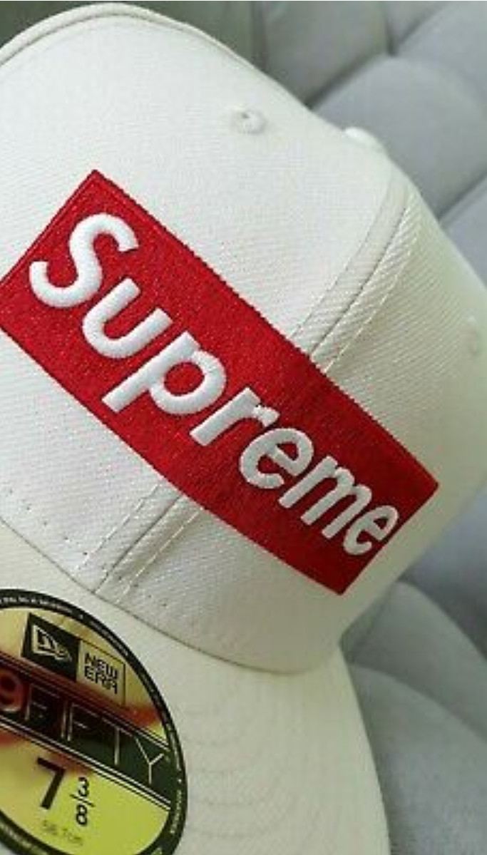 Supreme World Famous Box Logo New Era Cap White 7 3/8 NEW