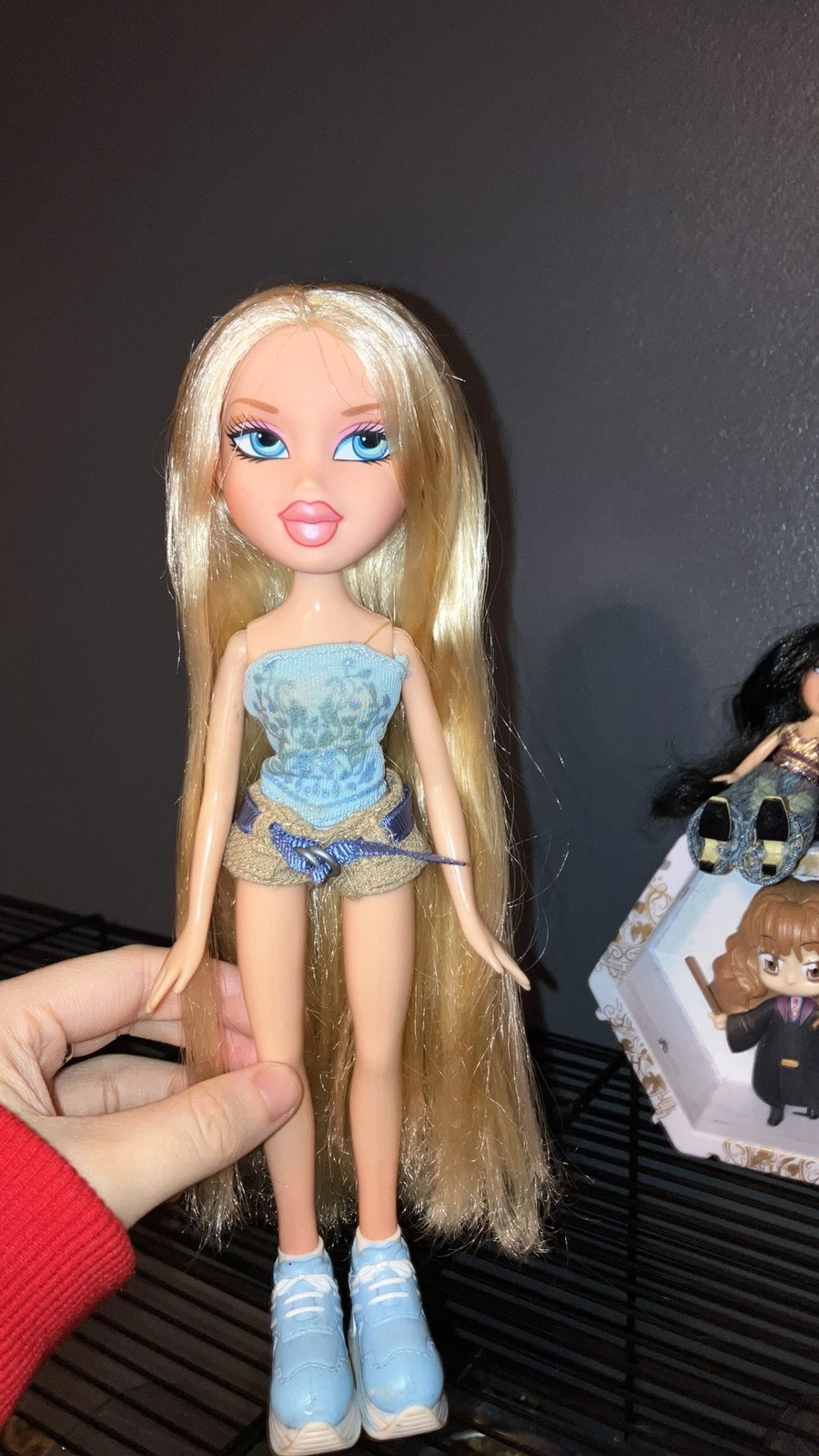 Bratz Cloe Doll w Braid, Bangs, Blue Top, Jeans, Platform Shoes, no  underwear