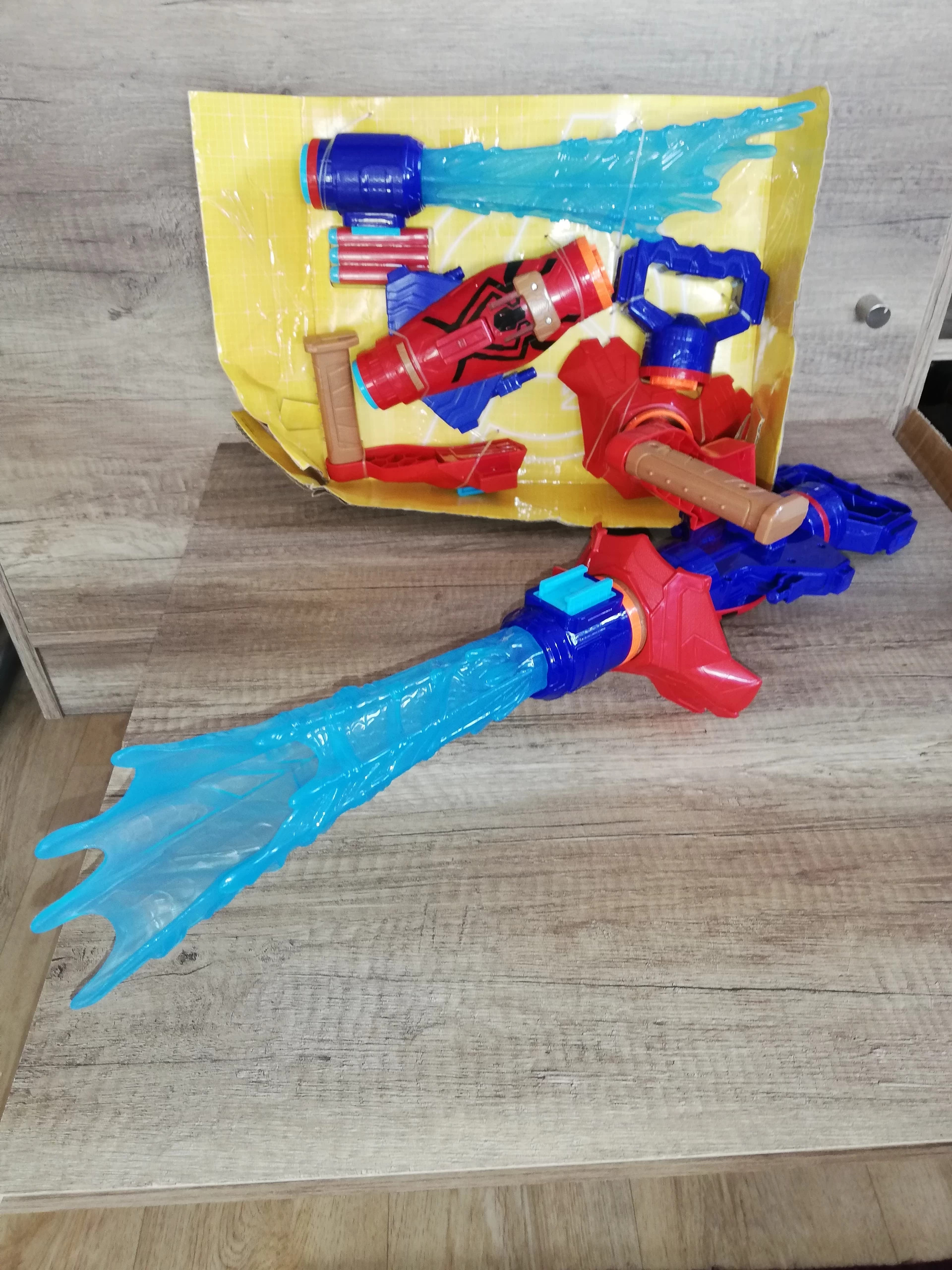 HASBRO Assembler Gear - Lance-toile Spiderman avec technologie