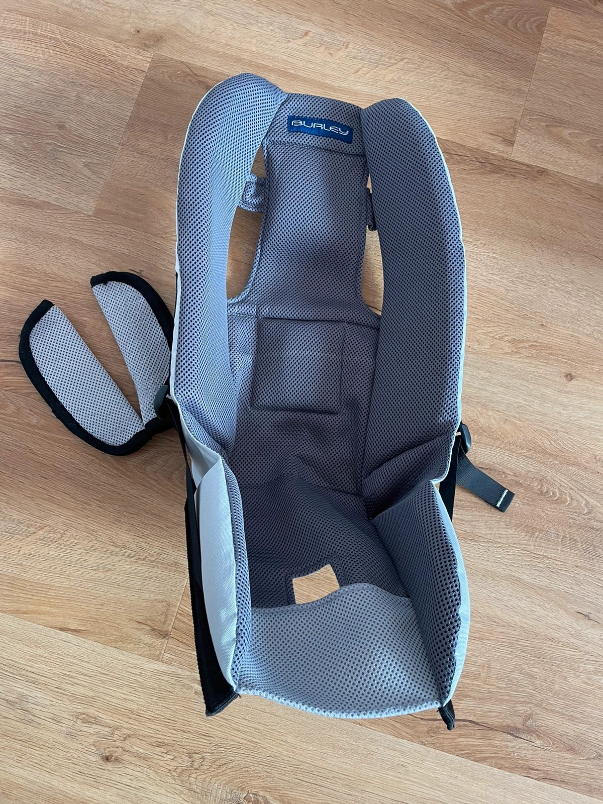 Burley Baby Snuggler Vinted